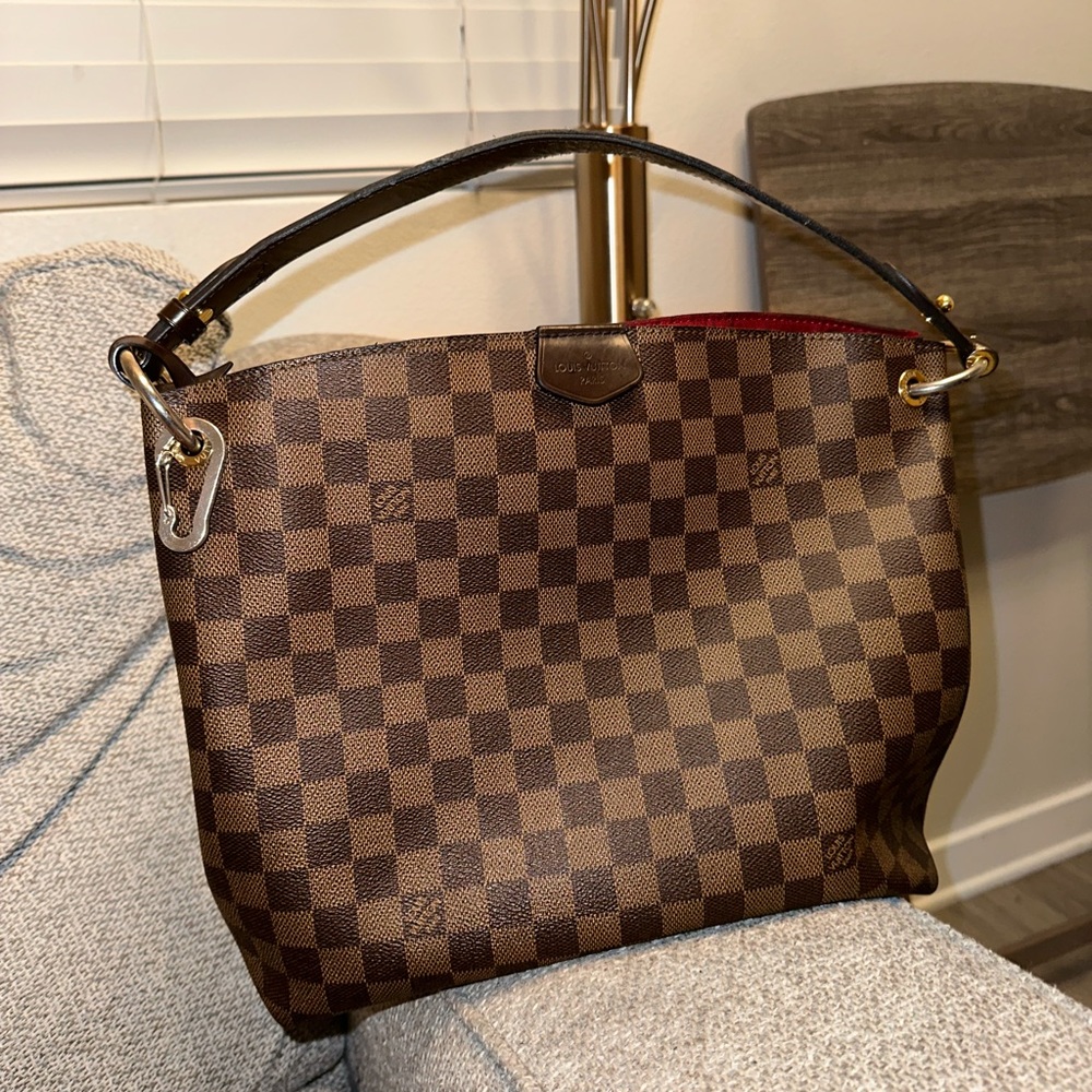 GRACEFUL LOUIS VUITTON BAG